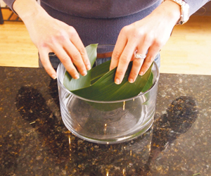 Cắm hoa xen quả đơn giản, đẹp mắt - 2