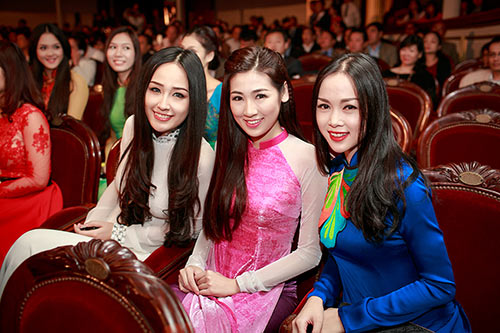 Mai Phương Thúy, Tú Anh nổi bật giữa dàn người đẹp - 2