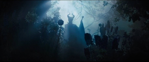 Angelina Jolie đẹp lạnh lùng trong Maleficent - 3