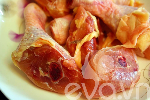 Canh gà hầm khoai tây nóng bỏng lưỡi - 2