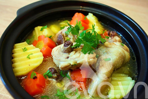 Canh gà hầm khoai tây nóng bỏng lưỡi - 5