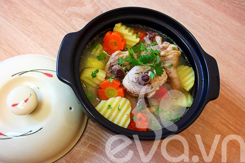 Canh gà hầm khoai tây nóng bỏng lưỡi - 6