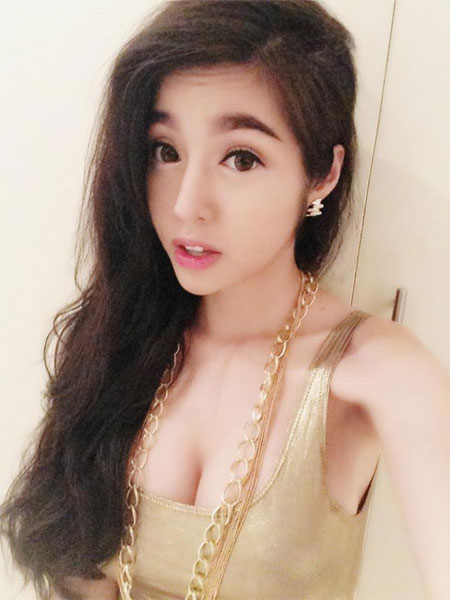 Phi Thanh Vân khoe chân thon dài - 3