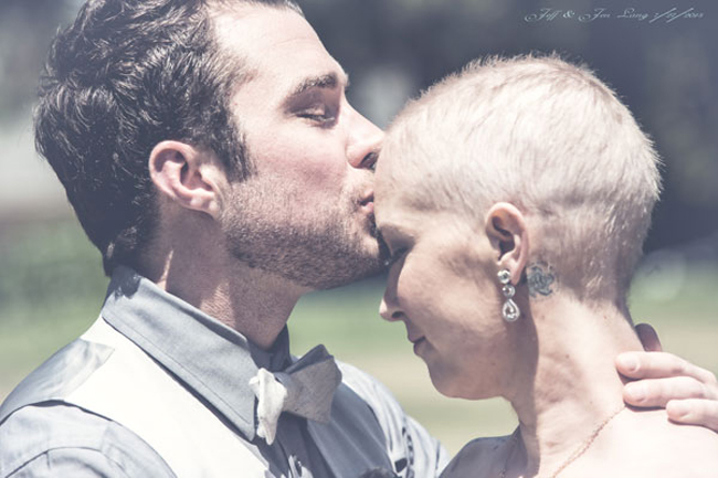 Jen Bulik lên xe hoa vào ngày 27.7. Cô đang mắc căn bệnh ung thư giai đoạn cuối và đám cưới đã cho Jen Bulik có thể sống những tháng ngày tươi đẹp mà quên đi nỗi ám ảnh về thời gian sống còn lại của mình.
