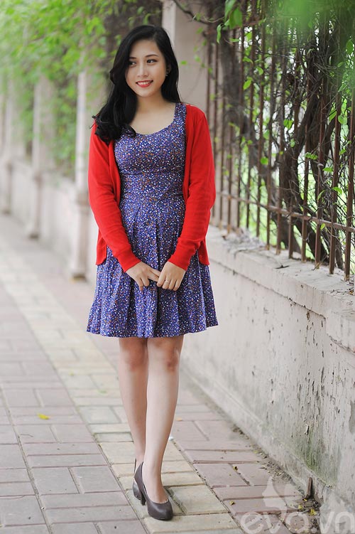 Eva đẹp: Cô giáo 9X được khen quot;Bạch Tuyếtquot; - 3