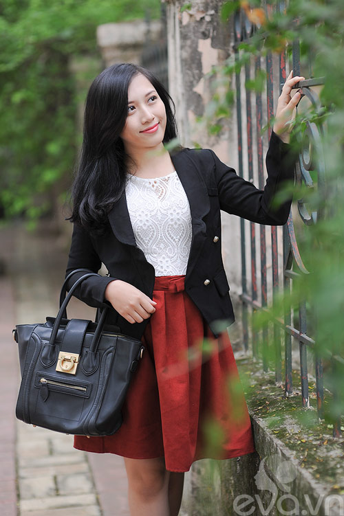 Eva đẹp: Cô giáo 9X được khen quot;Bạch Tuyếtquot; - 7