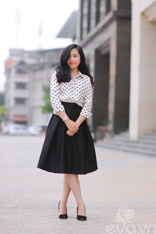 Eva đẹp: Cô giáo 9X được khen quot;Bạch Tuyếtquot; - 8