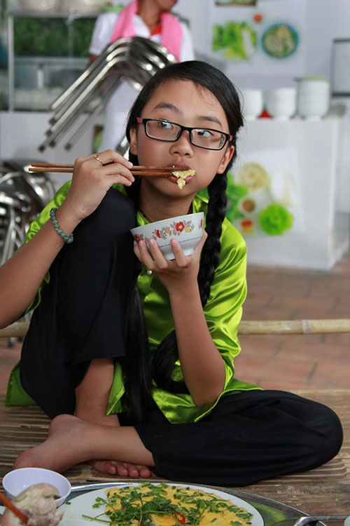 Thúy Nga bán bánh canh nuôi Phương Mỹ Chi ăn học - 7