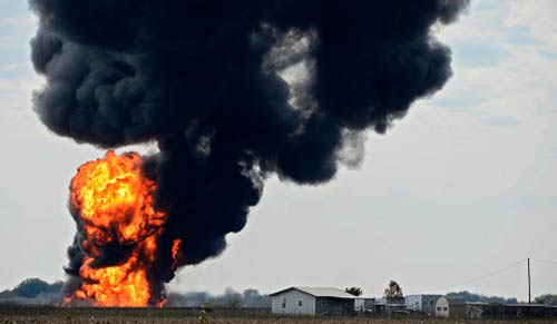 Trung Quốc: Nổ đường ống dẫn dầu, 22 người chết - 3