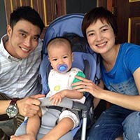 Thúy Vinh khoe ảnh hạnh phúc bên chồng con