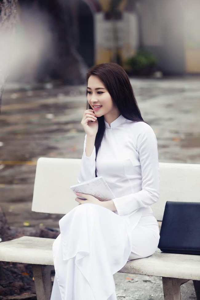 Bộ ảnh của Hoa hậu Thu Thảo được sự giúp đỡ của photo Lê Thiện Viễn và stylist Đỗ Long.
