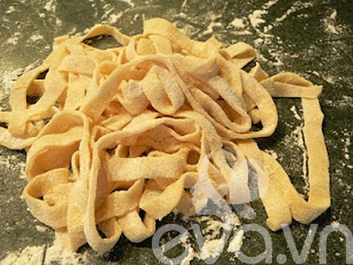 Học cách làm mì tươi tại nhà nhé! - 13