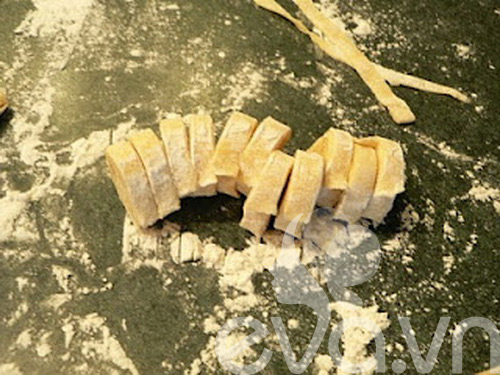 Học cách làm mì tươi tại nhà nhé! - 12