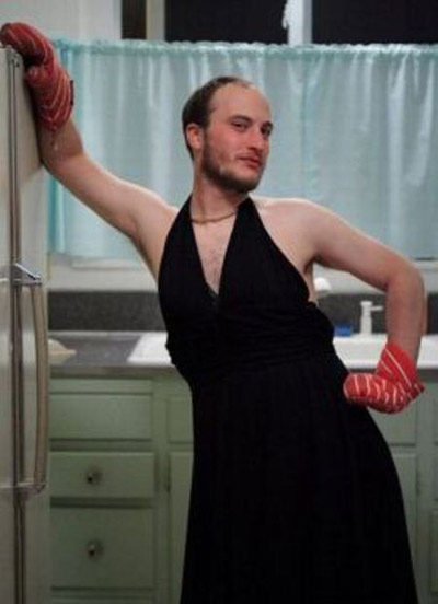 Chết cười khi đàn ông mặc váy - 1