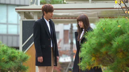 Diện áo khoác dáng dài quot;chuẩn menquot; như Kim Tan - 4