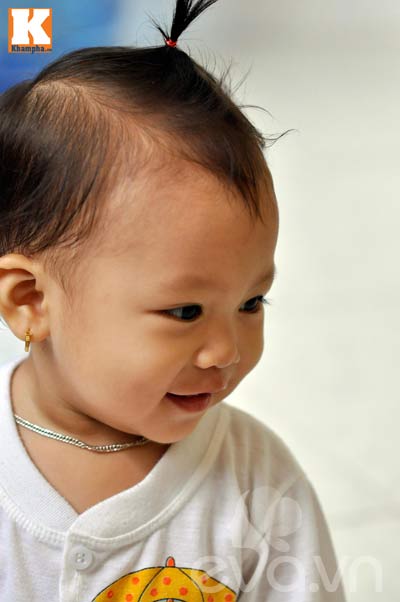 Bố đơn thân lặn lội xin sữa nuôi con - 4