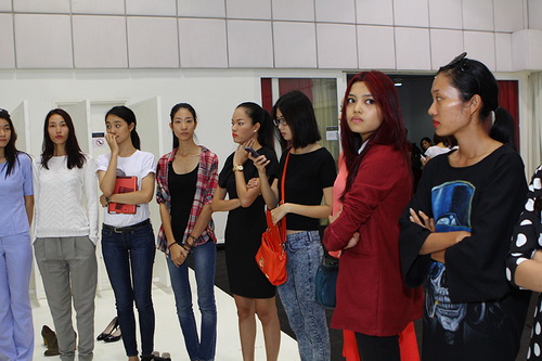 Khiếu Thị Huyền Trang lộ mặt mộc - 20