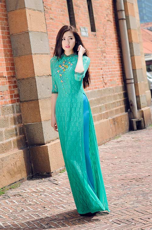 Tú Anh tha thướt áo dài trong nắng Sài thành - 2