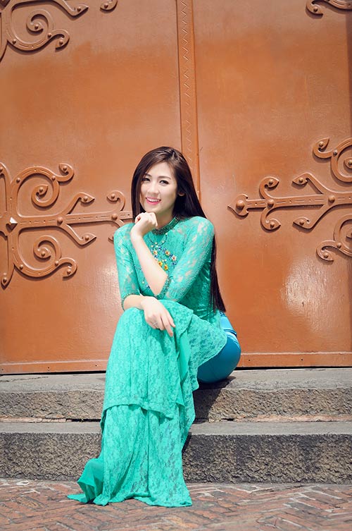 Tú Anh tha thướt áo dài trong nắng Sài thành - 7