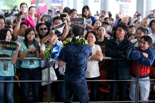 Bắt gặp Thanh Thảo và bạn trai ở sân bay - 10