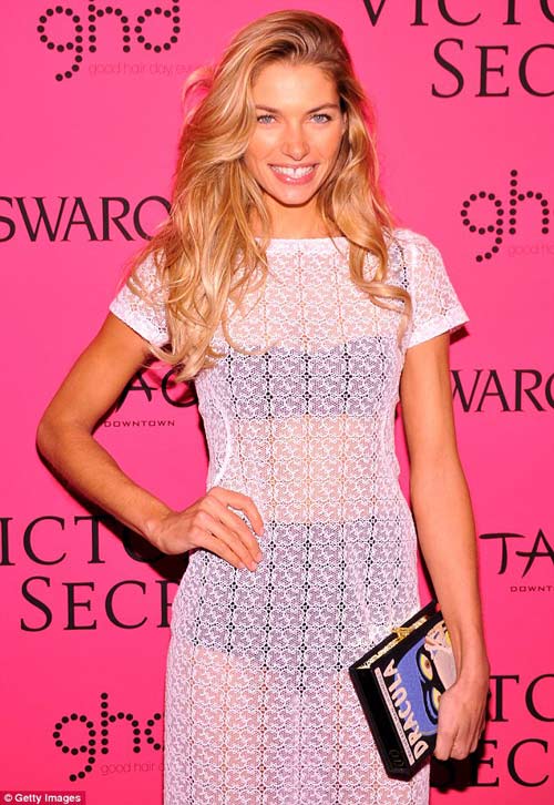 Chân dài Victoria#039;s Secret suýt bị sa thải vì chê Taylor Swift - 3