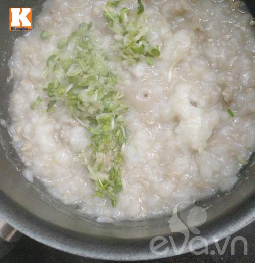 Tối nay con ăn: Cháo thịt bò rau mầm - 5