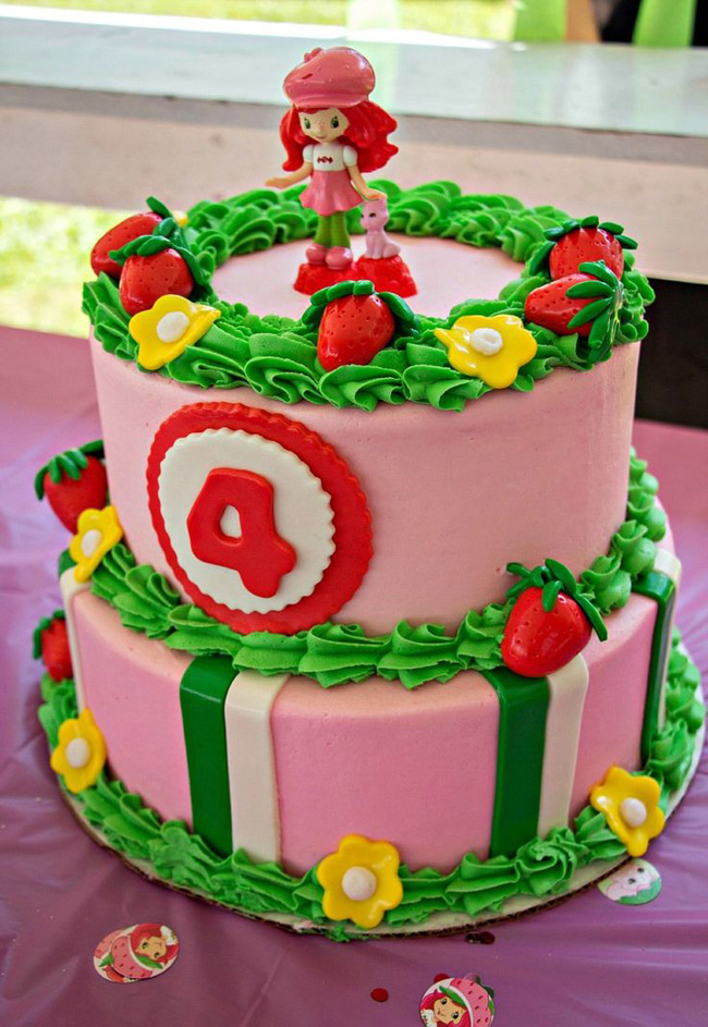 Màu sắc sặc sỡ là sự nổi bật của loại bánh sinh nhật dành cho bé.
