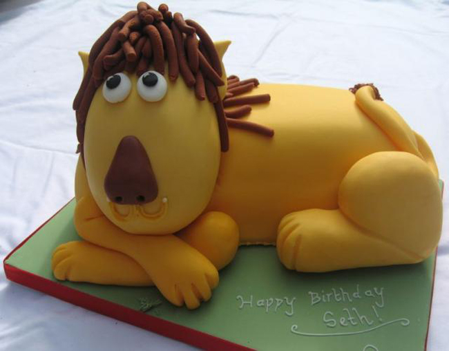 Chắc chắn các bé trai sẽ thích mẫu bánh sinh nhật có chú sư tử to như thế này!
