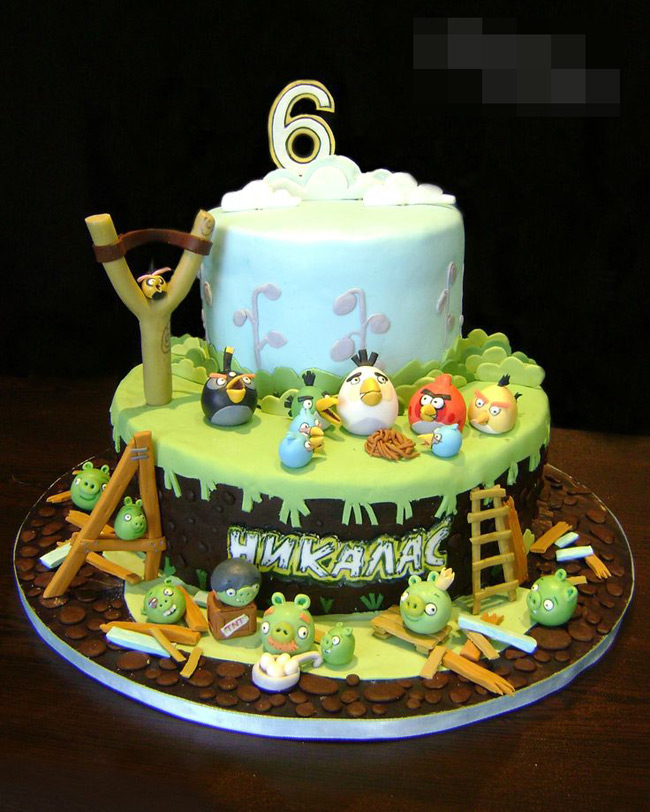 Những chú Angrybird cũng trở thành hình mẫu cho các chiếc bánh sinh nhật ngộ nghĩnh.
