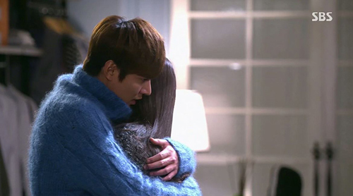 quot;Cơn sốtquot; áo len lông trong quot;The Heirsquot; - 4