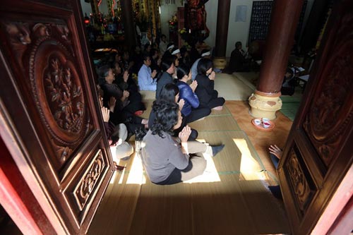 Vụ Cát Tường: Đưa di ảnh chị Huyền lên chùa Kim Liên - 2