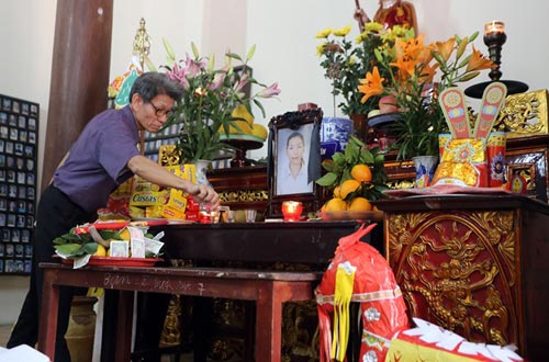 Vụ Cát Tường: Đưa di ảnh chị Huyền lên chùa Kim Liên - 4
