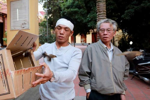 Vụ Cát Tường: Đưa di ảnh chị Huyền lên chùa Kim Liên - 9