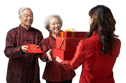 Biết nghỉ Tết 9 ngày, chồng đã cấm về quê mẹ - 1