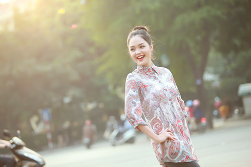 Á hậu Hoàng Anh giản dị xuất hiện cùng mẹ - 10