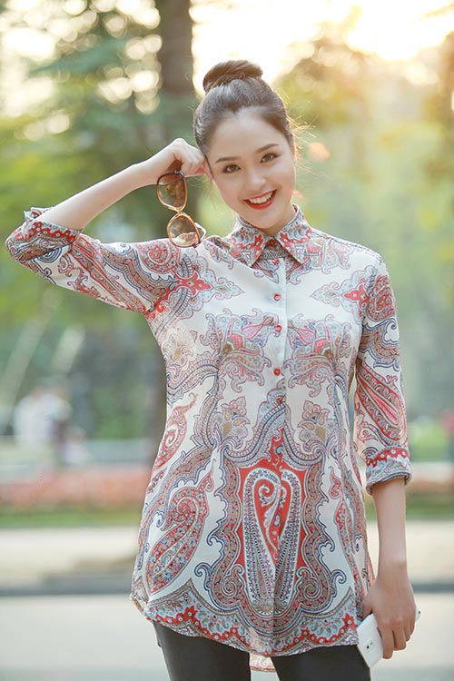 Á hậu Hoàng Anh giản dị xuất hiện cùng mẹ - 13