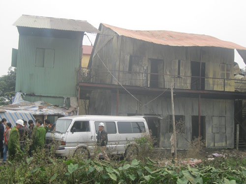 Cháy khu đô thị: Đưa thi thể bé 3 tuổi về quê an táng - 2