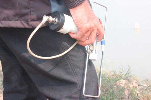 Hình ảnh cuộc tìm xác chị Huyền bằng máy địa bức xạ - 8