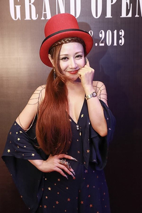 Nữ MC #039;cưa sừng#039; thành công - 8