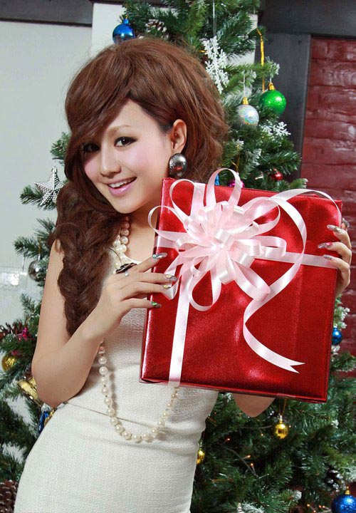 Nữ MC #039;cưa sừng#039; thành công - 1