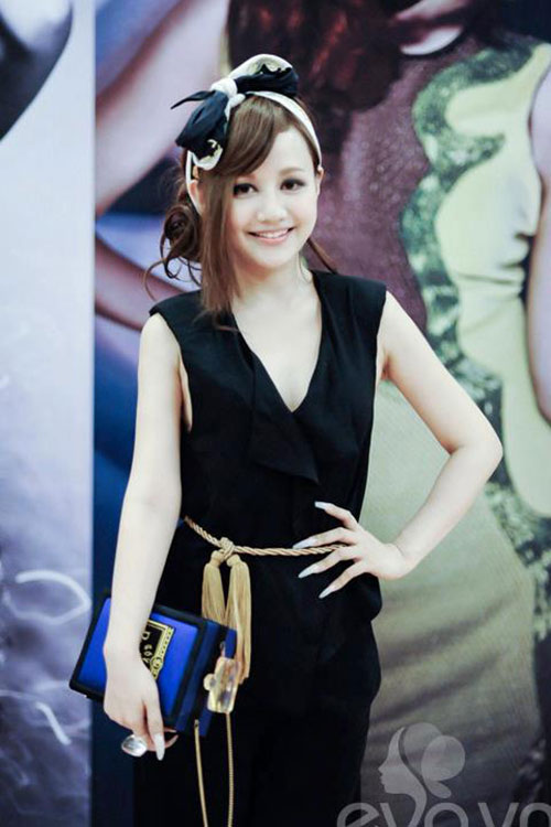 Nữ MC #039;cưa sừng#039; thành công - 12