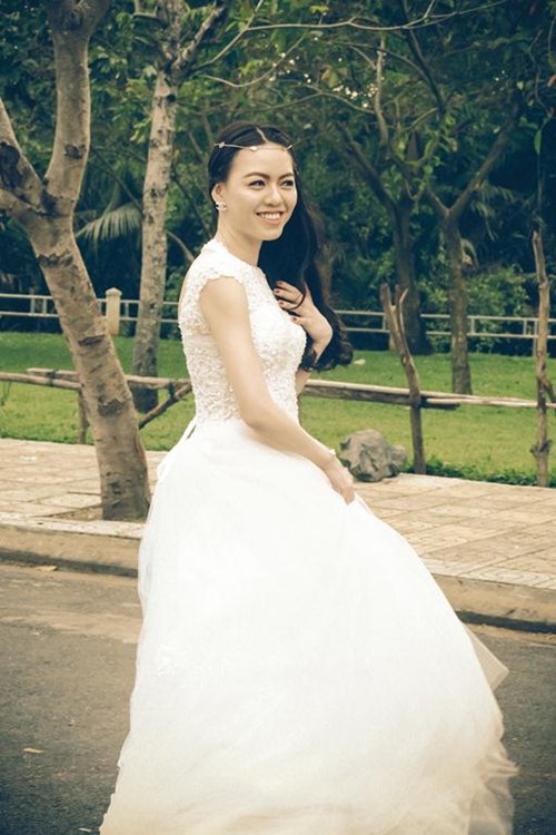 Vũ Hoàng Điệp xinh như công chúa khi mặc váy cưới - 4