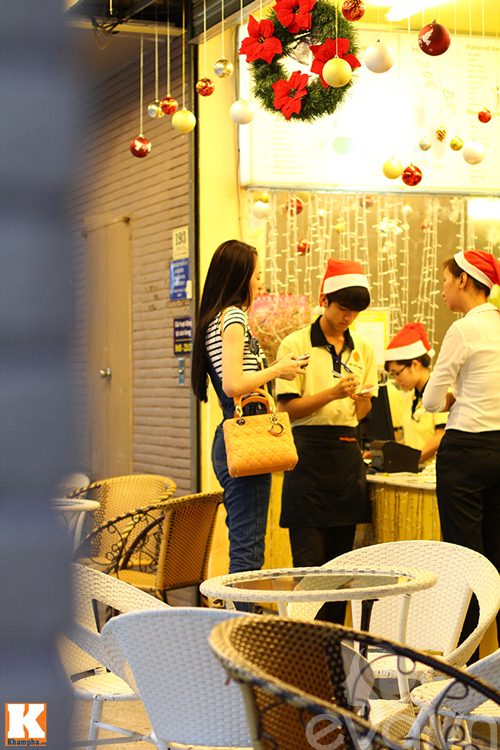 Vũ Hoàng Điệp nổi bật trên phố với xế 2 cửa - 8