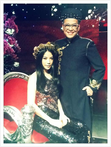 Phương Mai lại khoe vòng 1 sau sự cố lộ ngực - 4