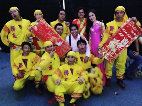 Phương Mai lại khoe vòng 1 sau sự cố lộ ngực - 7