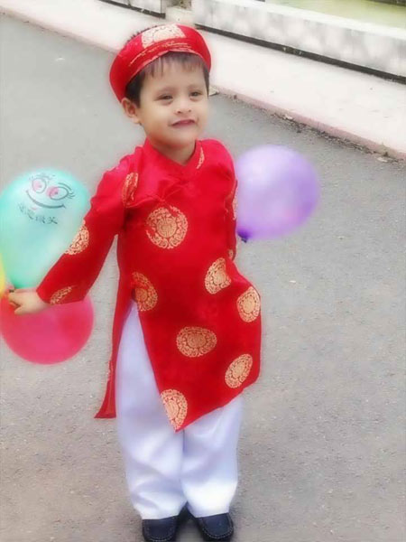 Phương Mai lại khoe vòng 1 sau sự cố lộ ngực - 8