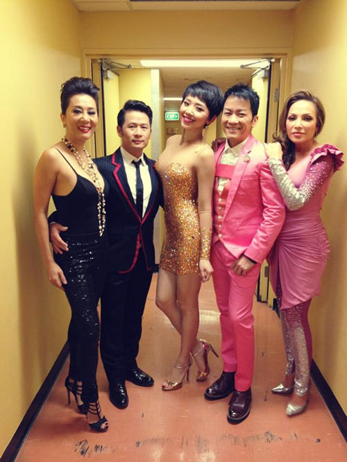 Tóc Tiên quot;họcquot; cách ăn mặc của Angela Phương Trinh - 2