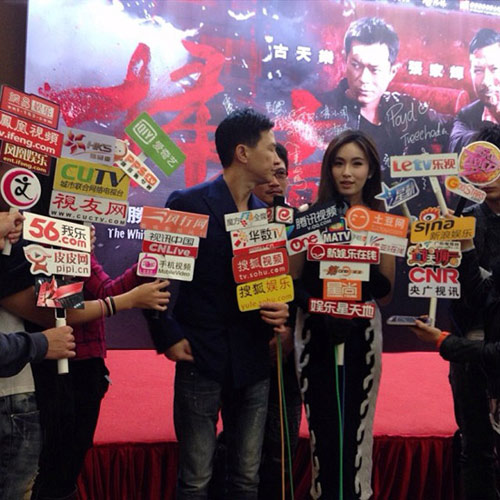 Bị quot;kỳ thịquot;, Nong Poy vẫn bên Trương Gia Huy - 3