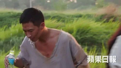 Bị quot;kỳ thịquot;, Nong Poy vẫn bên Trương Gia Huy - 8