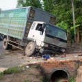 Tin tức - Xe tải gây tai nạn, 7 người thương vong